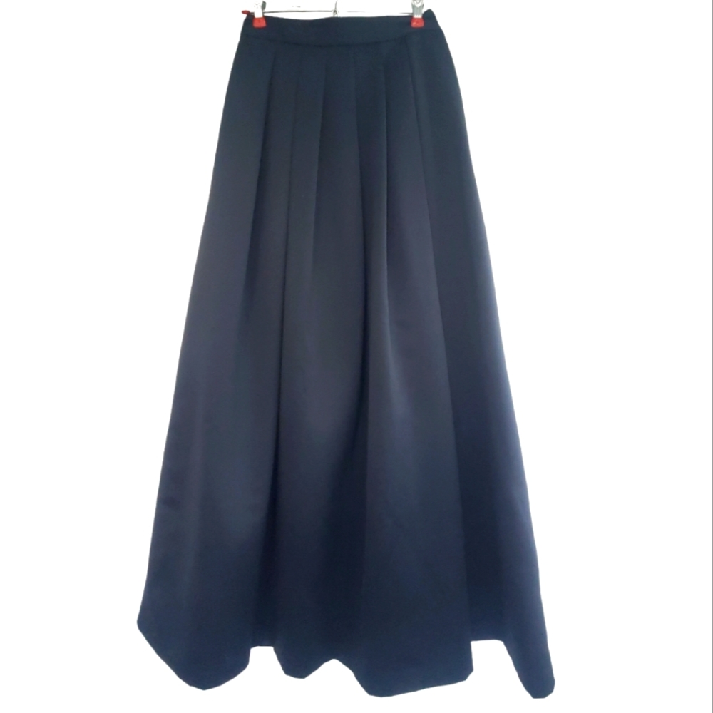 Black Tie Oleg Cassini Floor Length Skirt. Black Taffeta.  28 in waist,  45 long